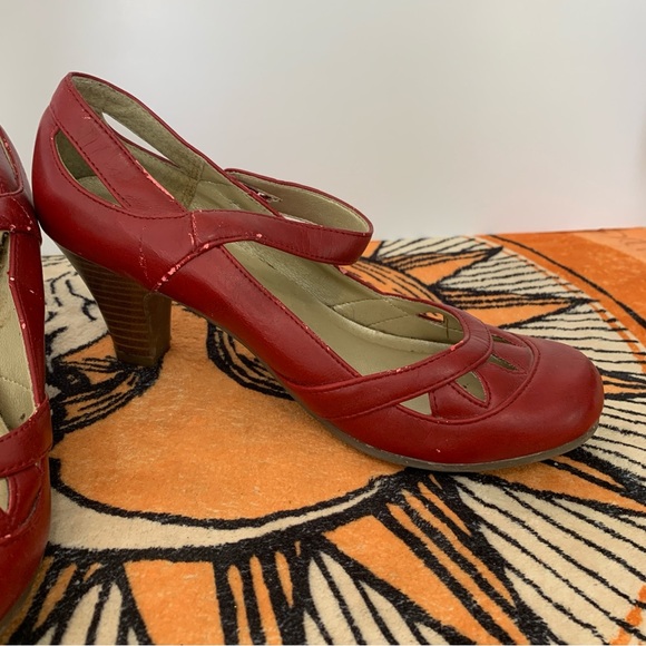 EXPRESSIONS STRAP RED HEEL SHOE Y2K 6M - Picture 9 of 9